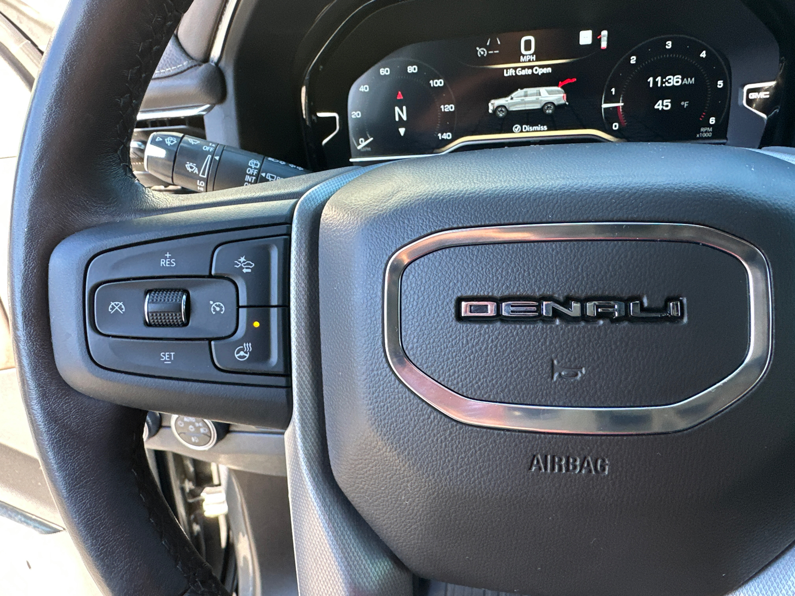 2022 GMC Yukon Denali 27