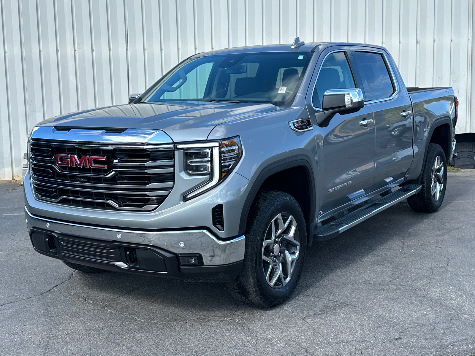 2024 GMC Sierra 1500 SLT 2