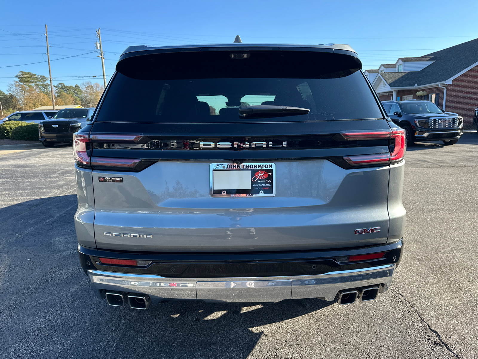 2025 GMC Acadia Denali 8