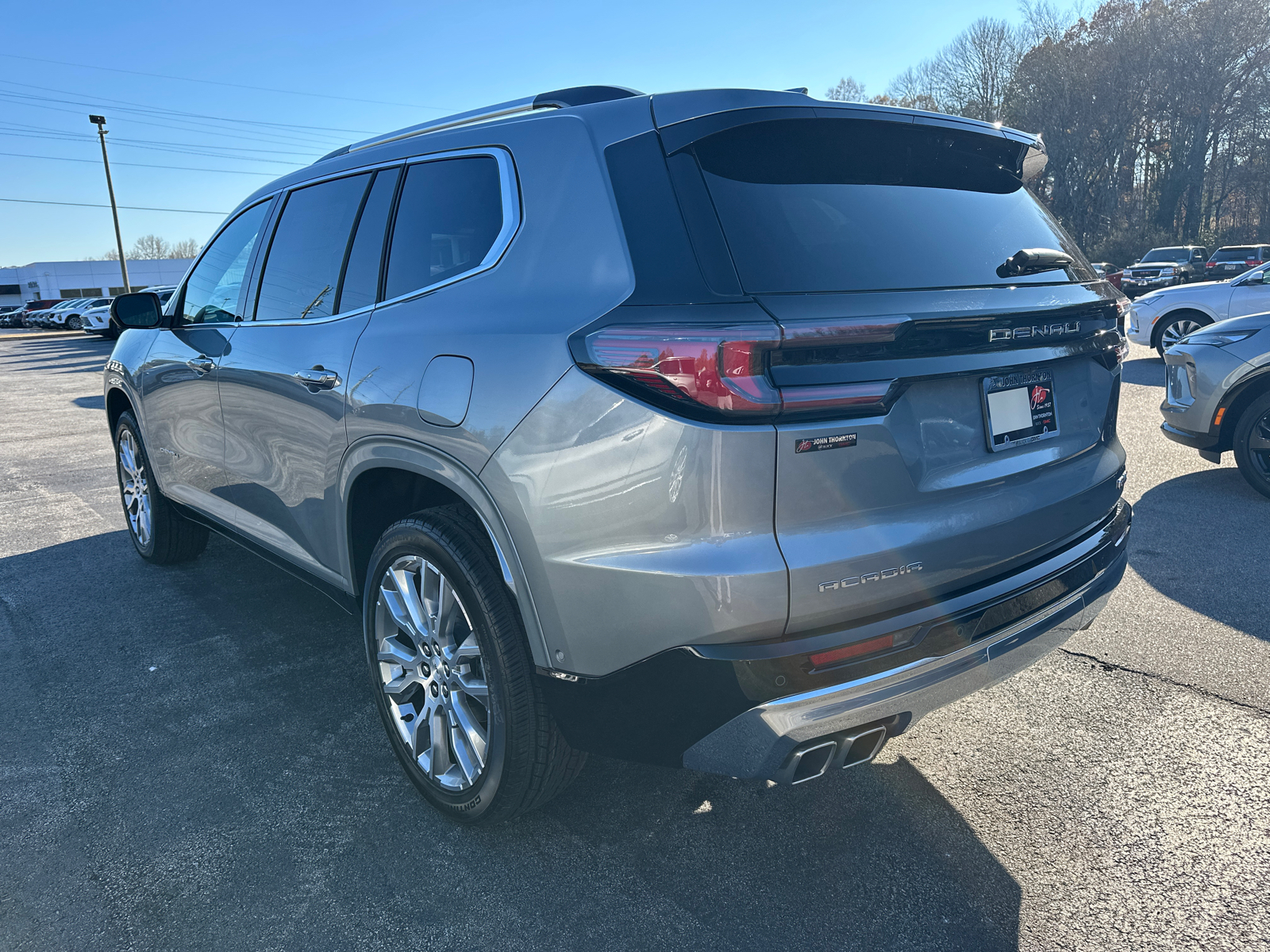 2025 GMC Acadia Denali 9