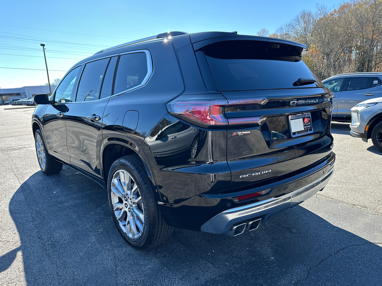 2025 GMC Acadia Denali 9