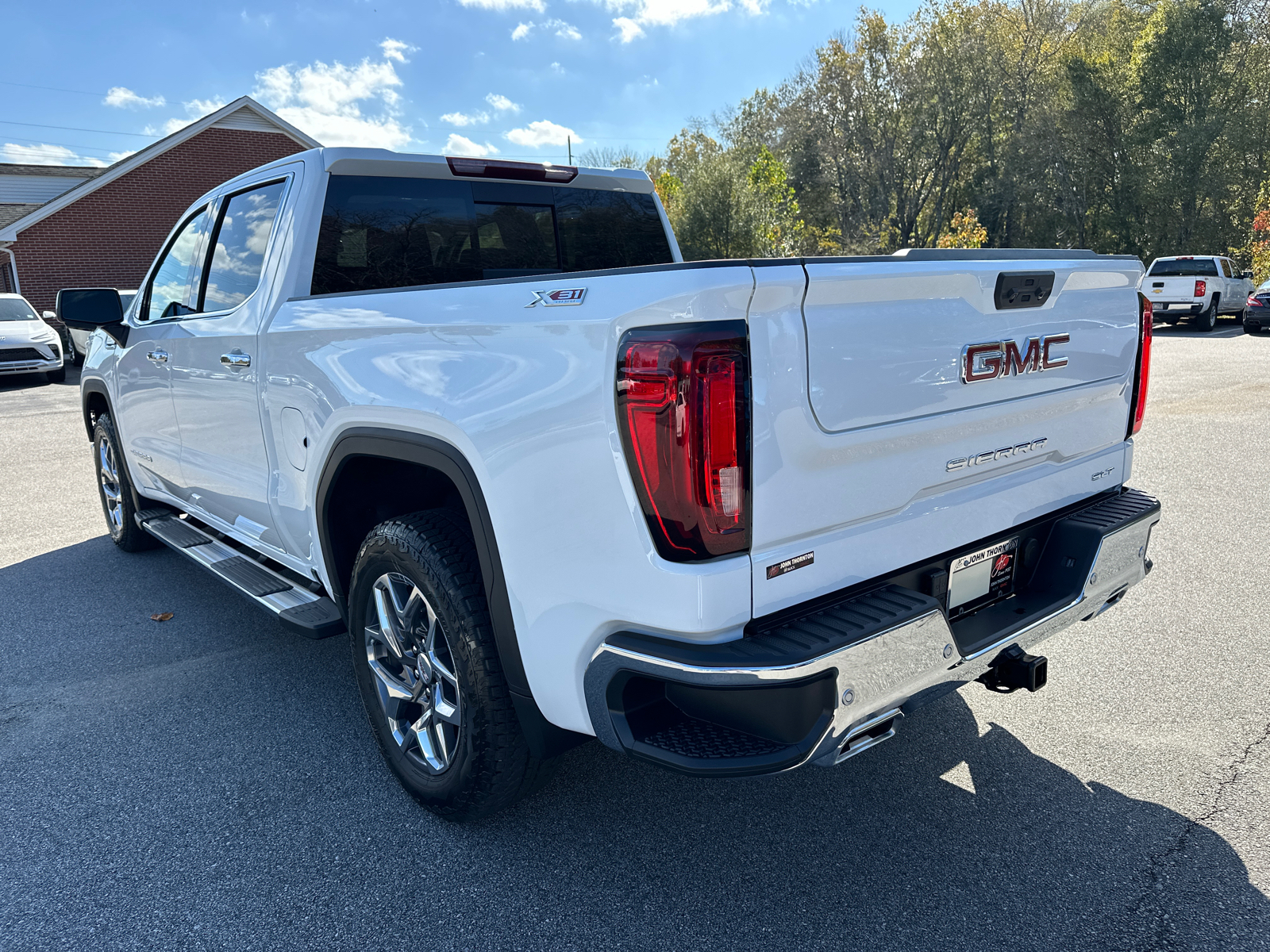 2025 GMC Sierra 1500 SLT 9