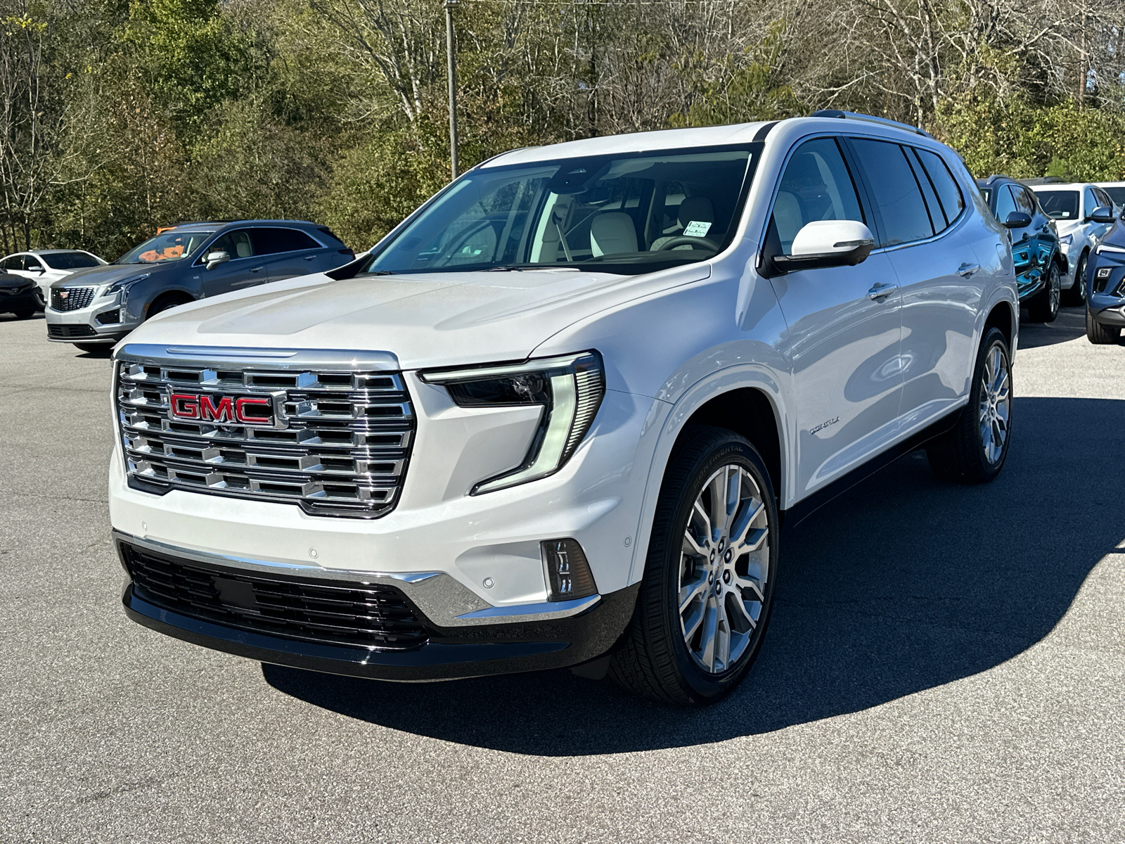 2025 GMC Acadia Denali 2