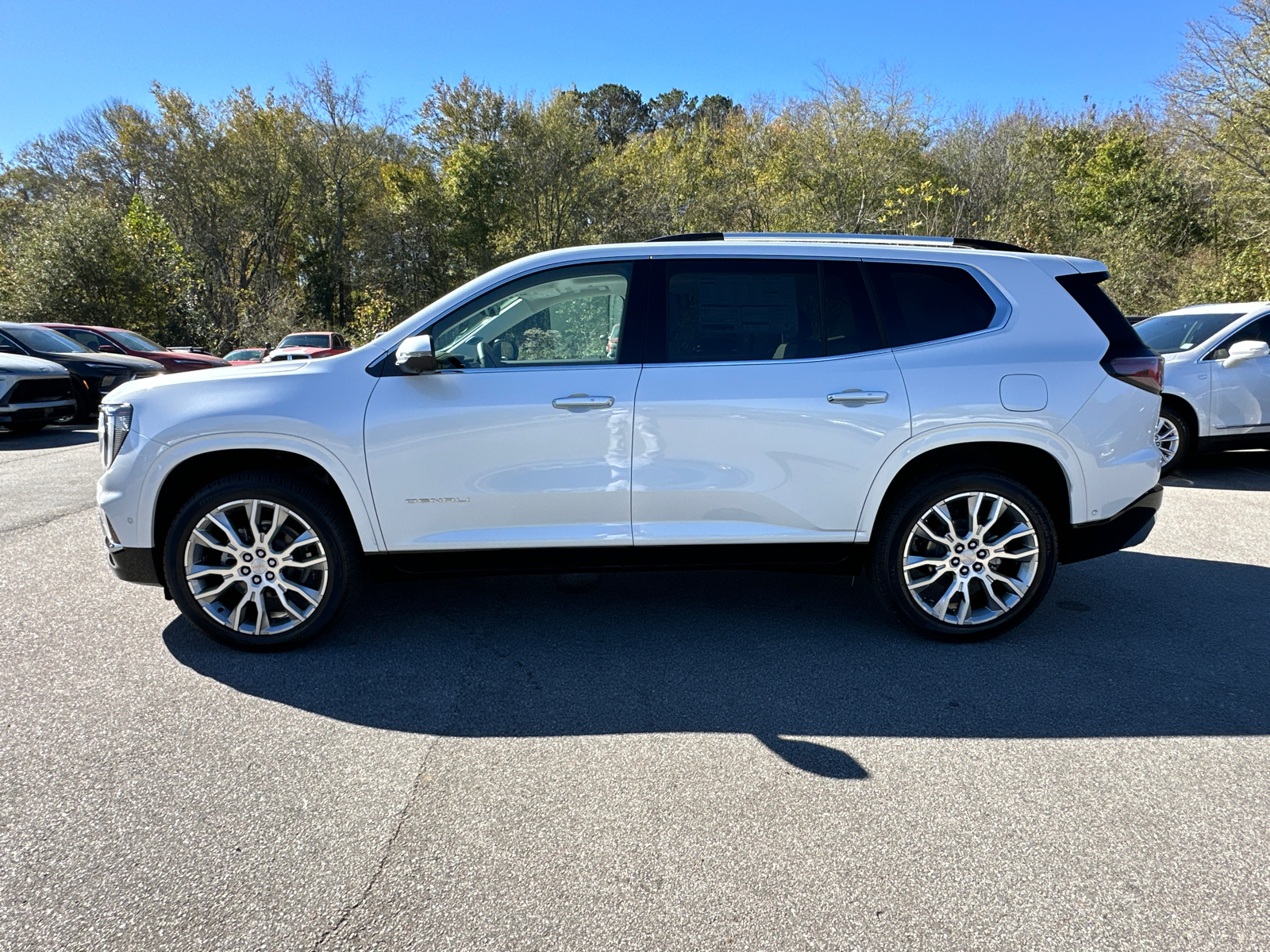 2025 GMC Acadia Denali 9