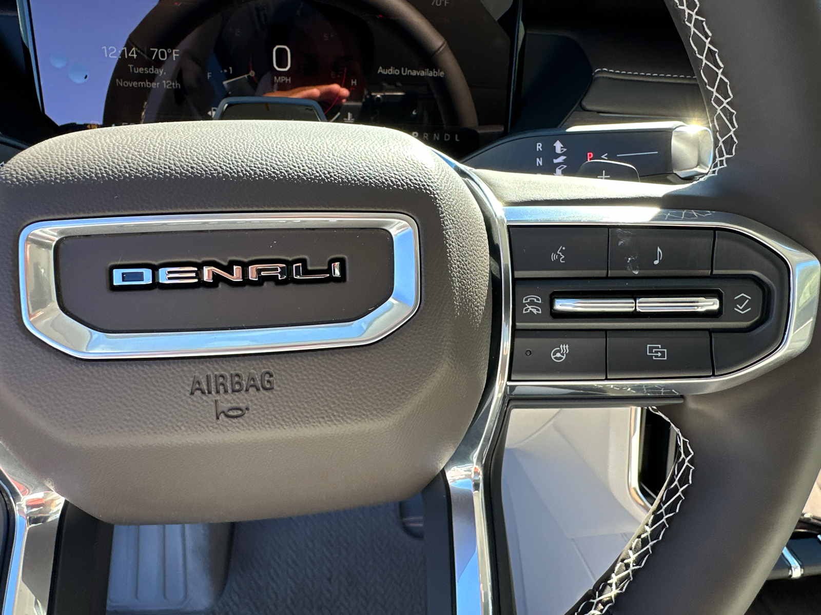 2025 GMC Acadia Denali 27