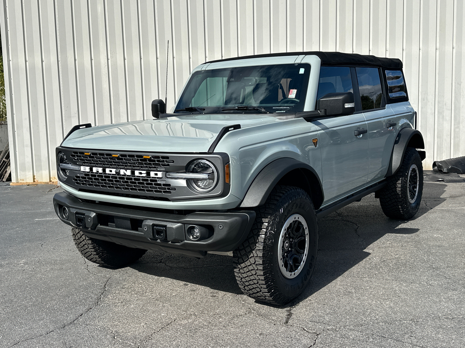 2022 Ford Bronco Badlands 2