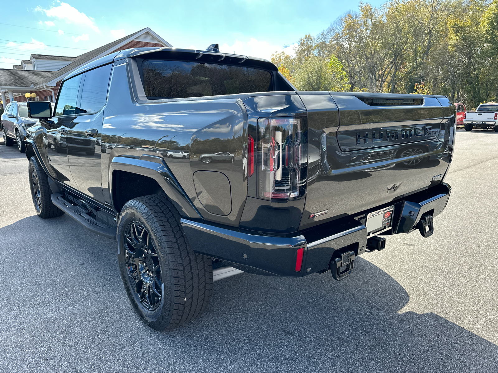 2025 GMC HUMMER EV  9