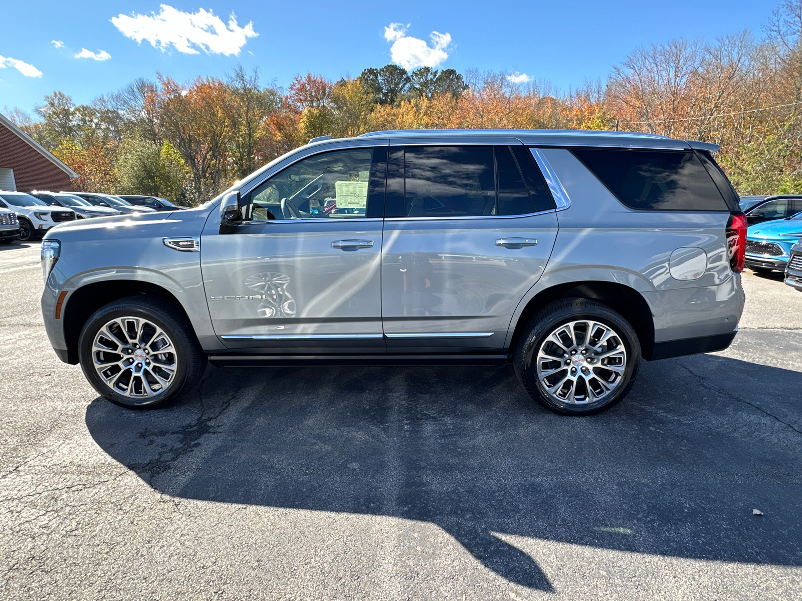 2025 GMC Yukon Denali 9