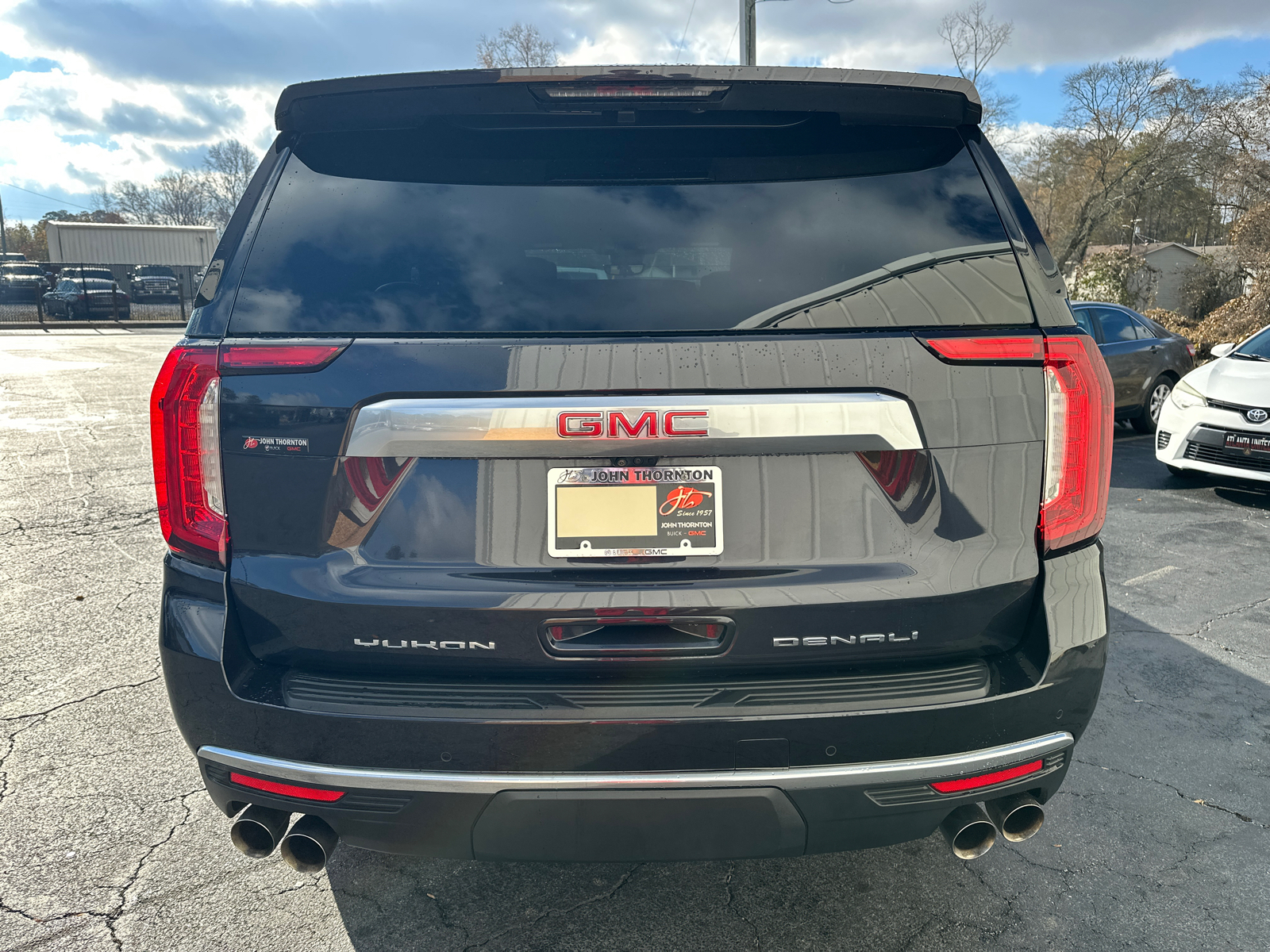 2023 GMC Yukon Denali 8