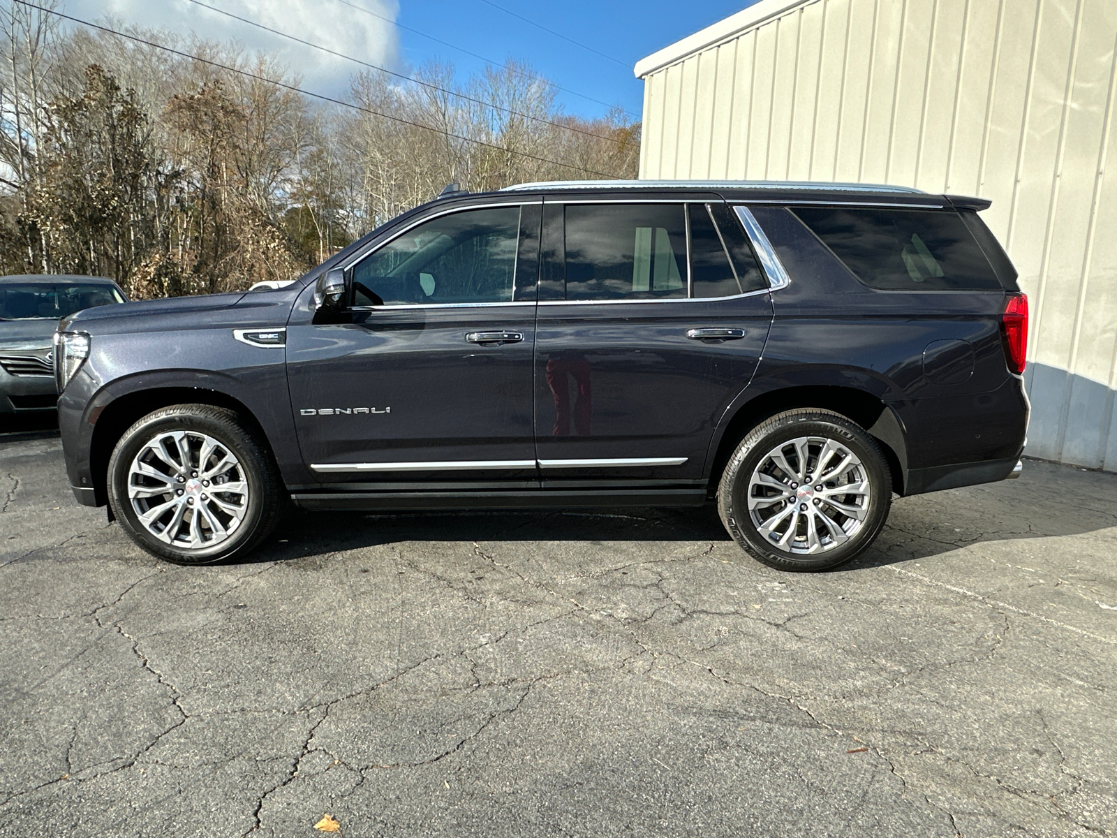 2023 GMC Yukon Denali 10