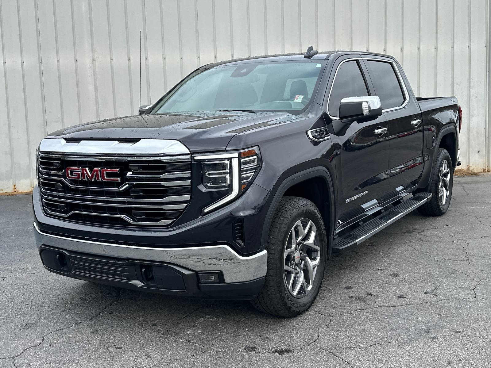 2023 GMC Sierra 1500 SLT 3