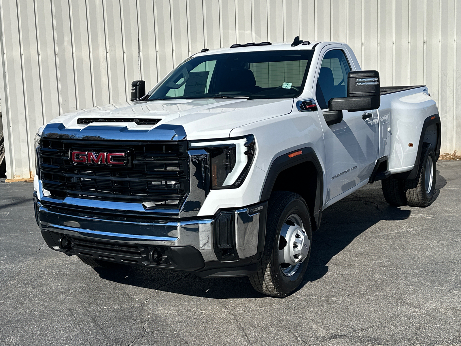 2025 GMC Sierra 3500HD Pro 3