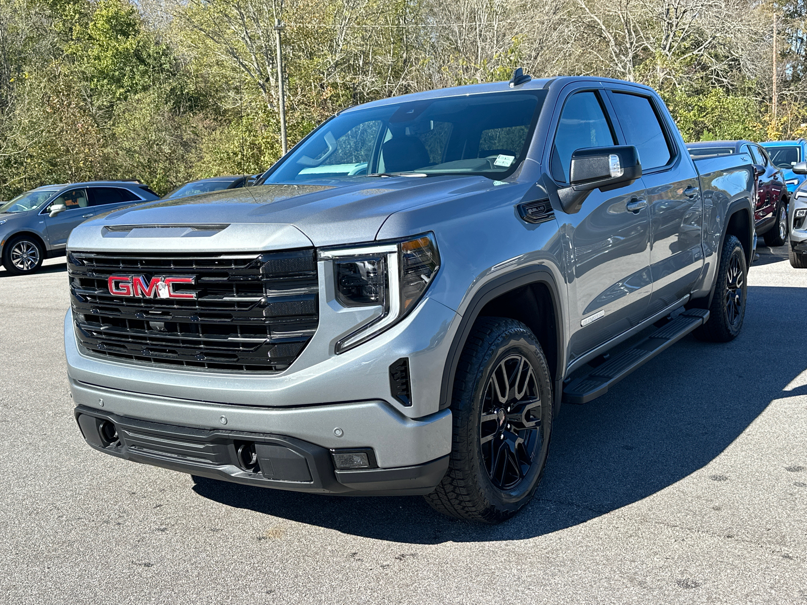 2025 GMC Sierra 1500 Elevation 2