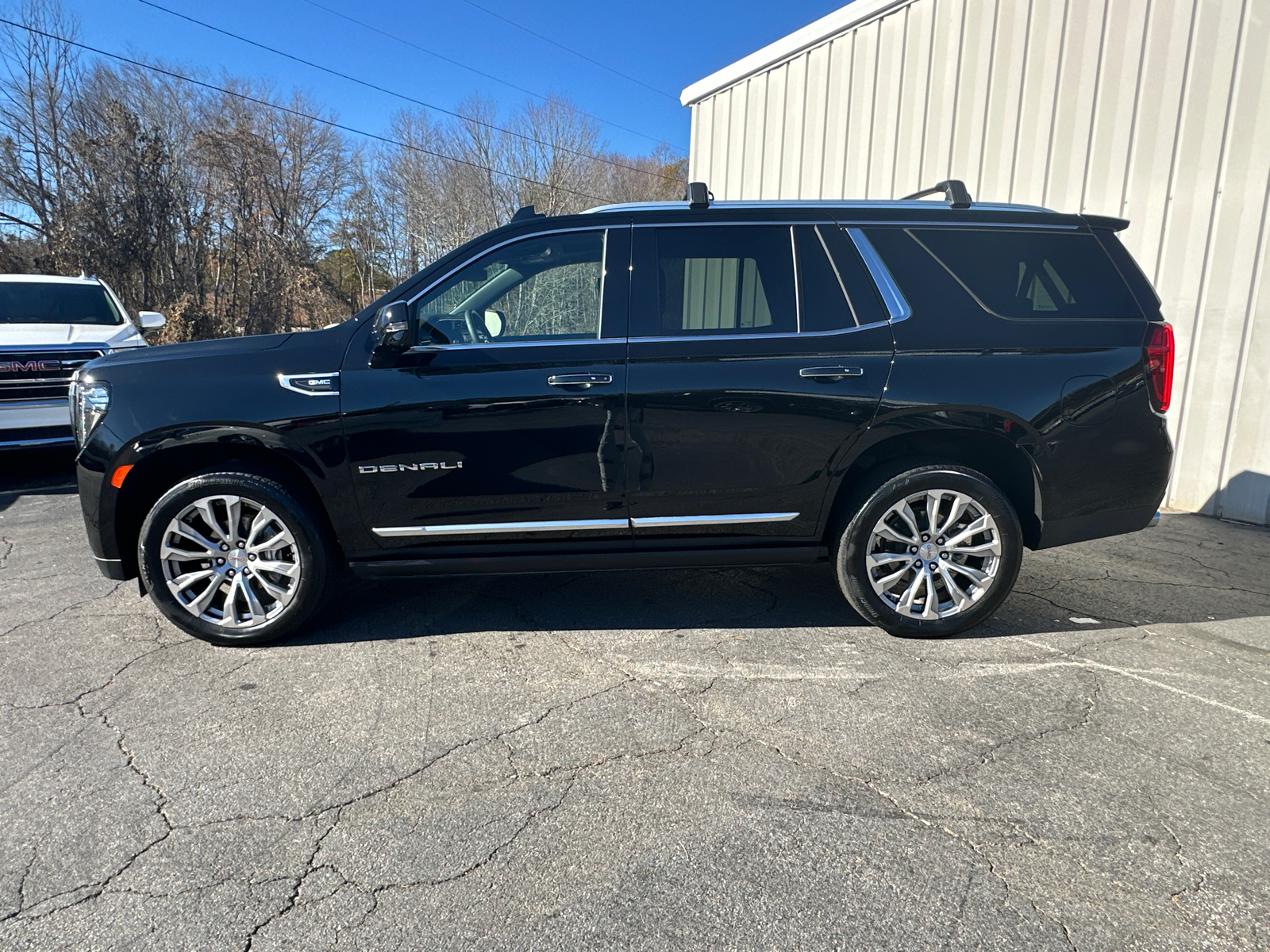 2023 GMC Yukon Denali 9