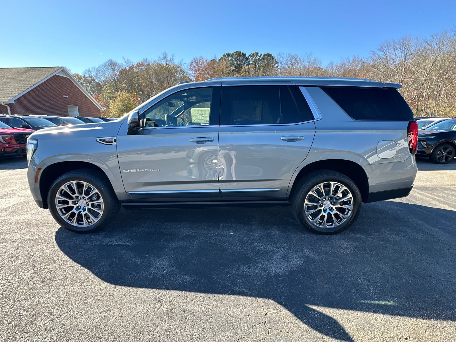 2025 GMC Yukon Denali 10