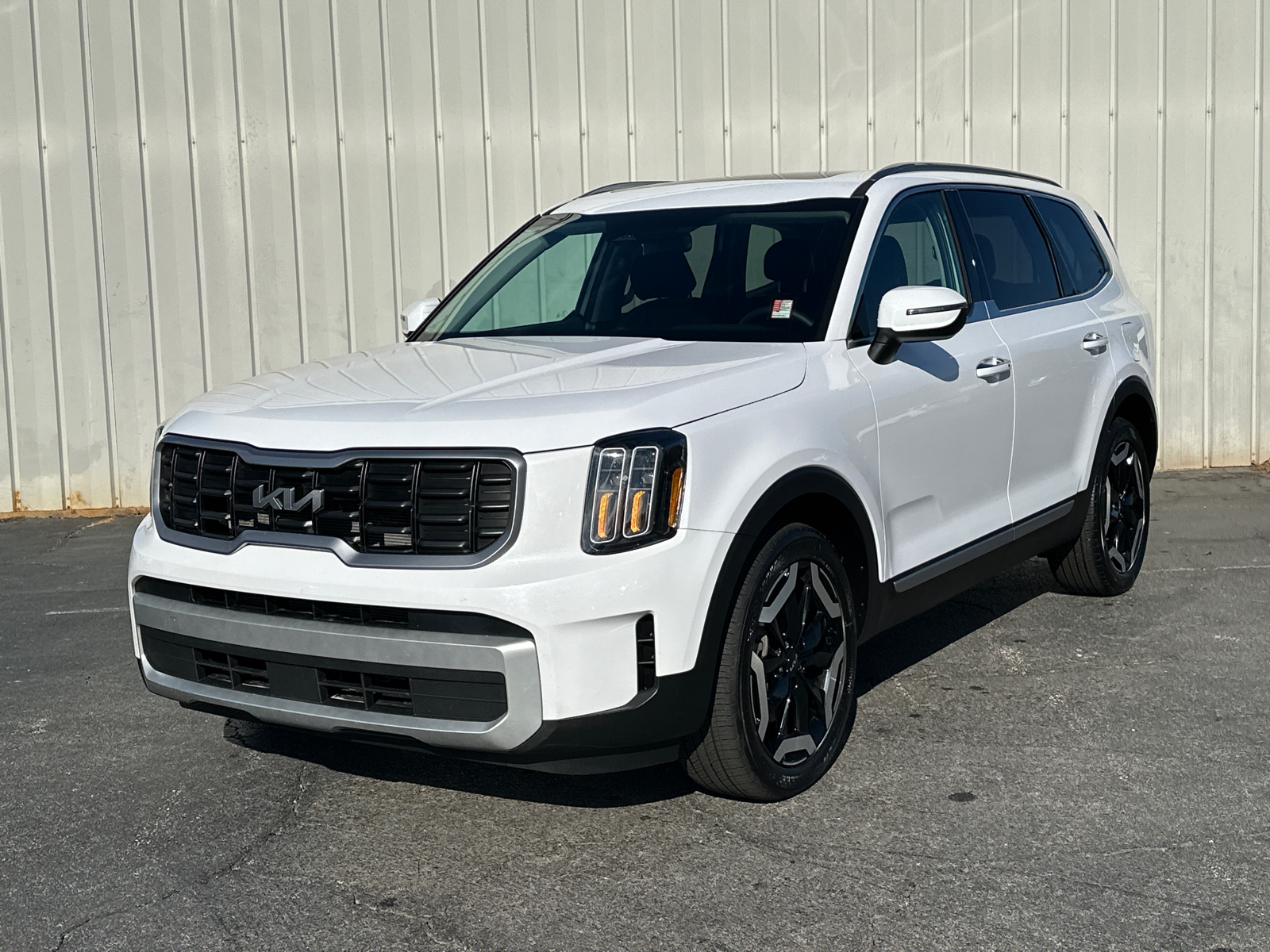 2024 Kia Telluride S 3