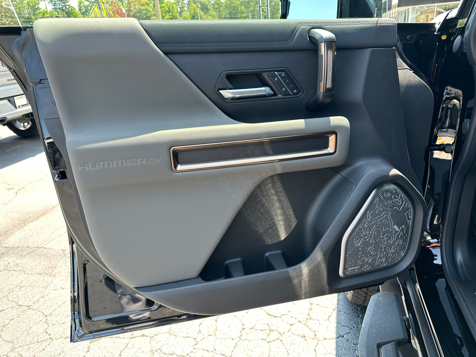 2025 GMC Hummer EV SUV 3X 11