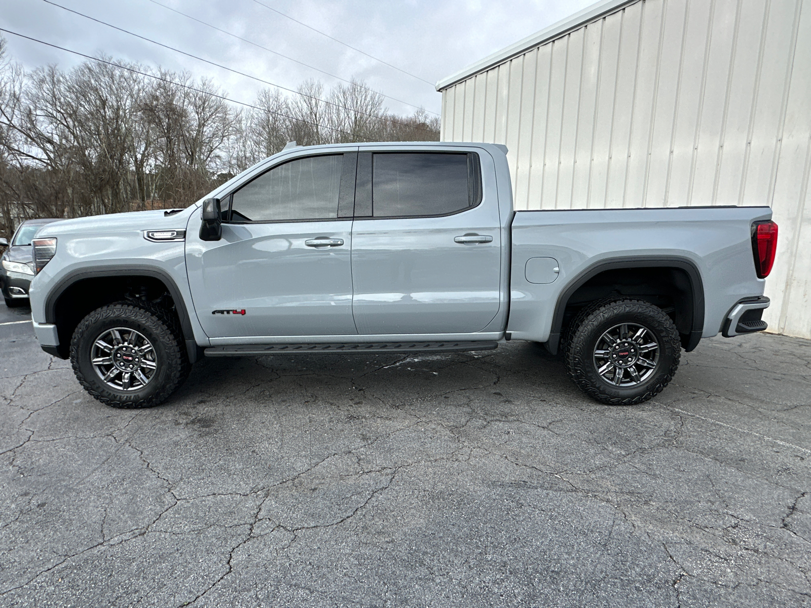 2024 GMC Sierra 1500 AT4 10