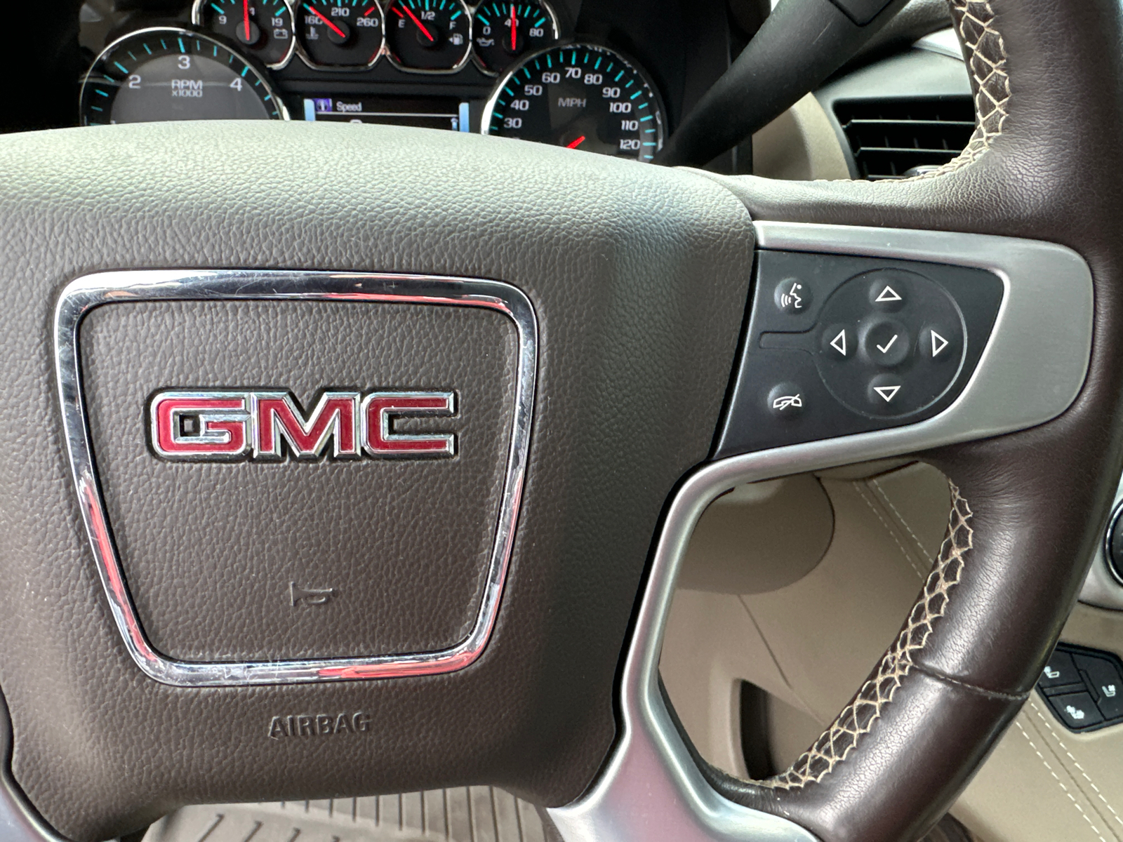 2019 GMC Yukon SLT 27