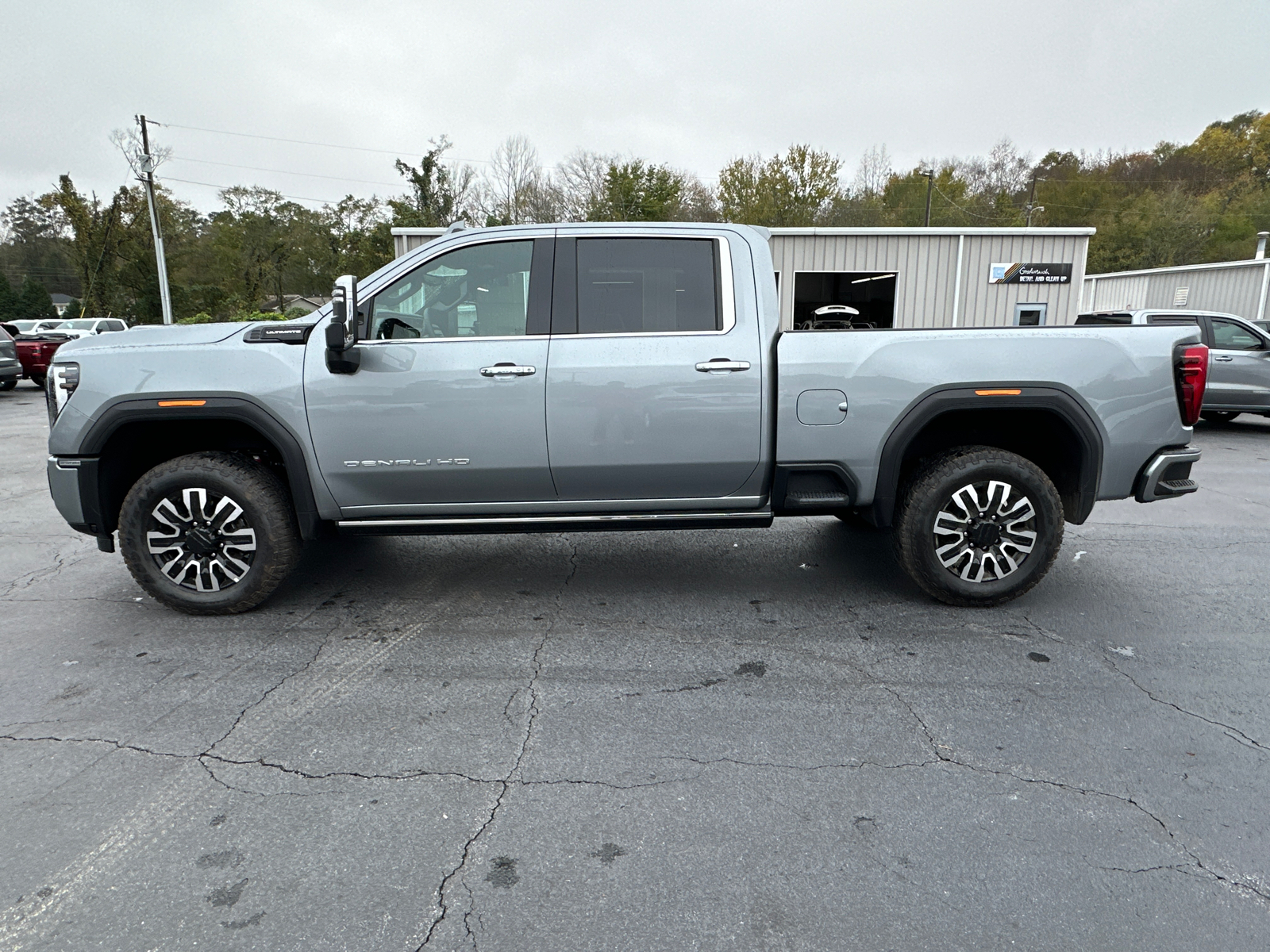 2025 GMC Sierra 2500HD Denali Ultimate 10