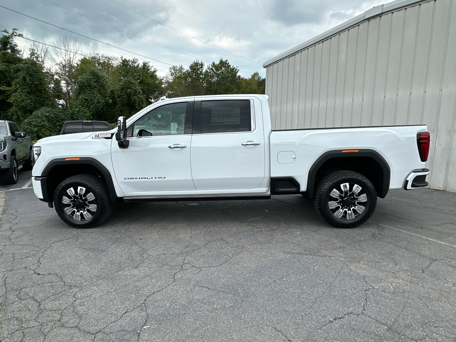 2025 GMC Sierra 2500HD Denali 9