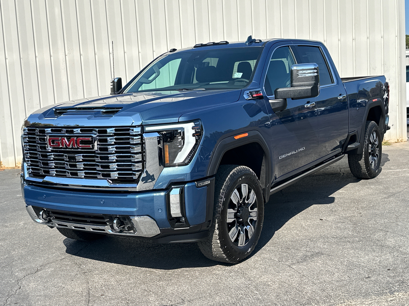 2025 GMC Sierra 2500HD Denali 2