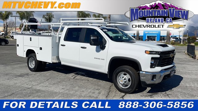 2024 Chevrolet Silverado 3500HD CC Work Truck 2