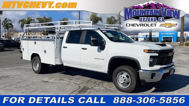 2024 Chevrolet Silverado 3500HD CC Work Truck 2