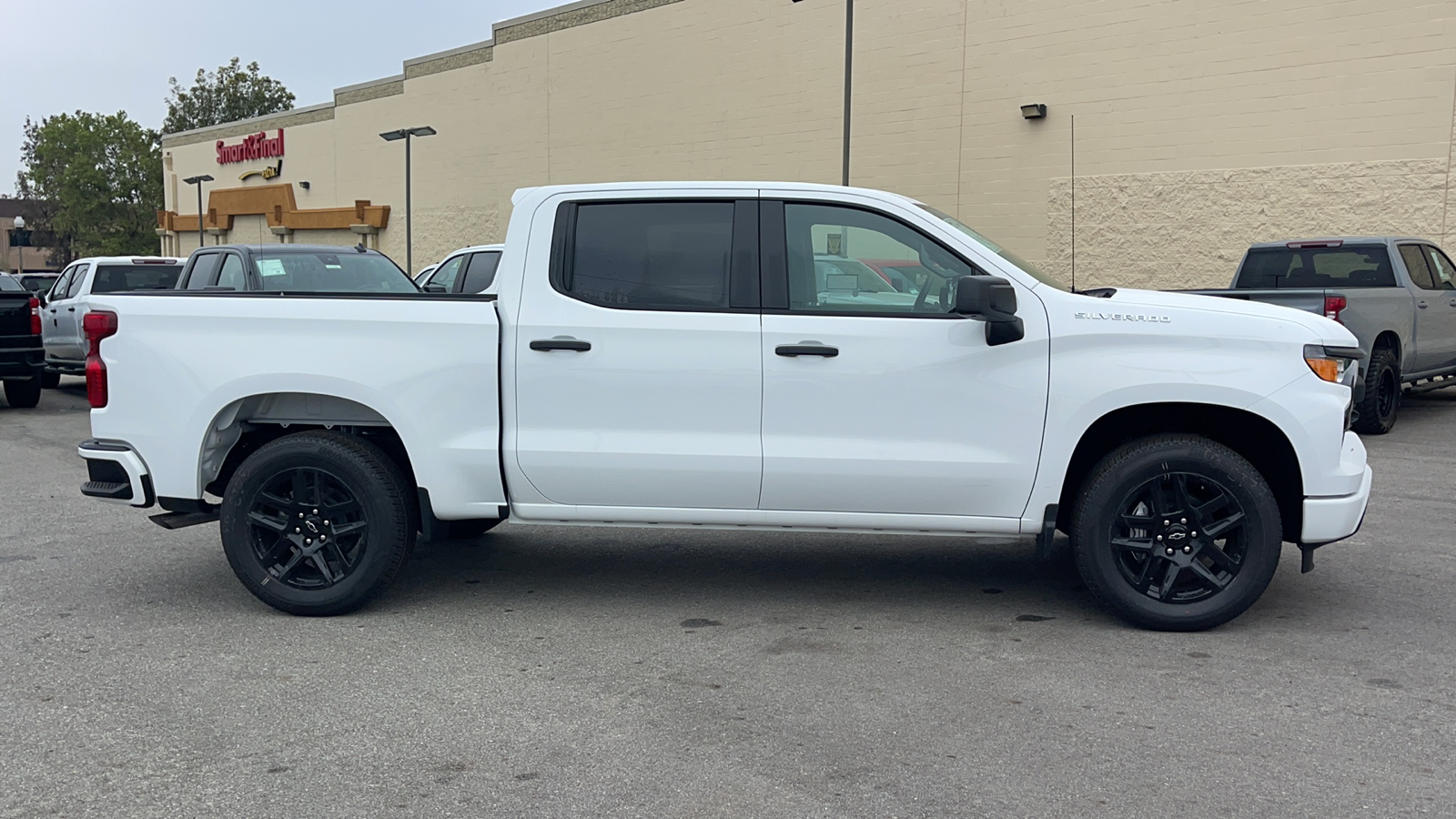 2024 Chevrolet Silverado 1500 Custom 2