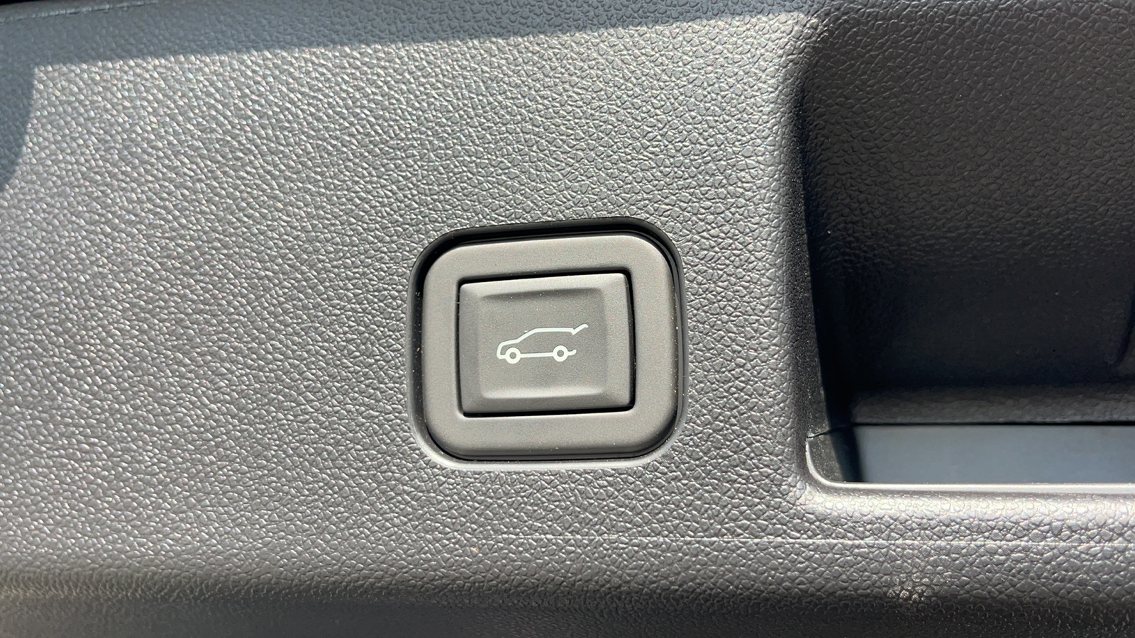 2024 Chevrolet Equinox EV RS 28