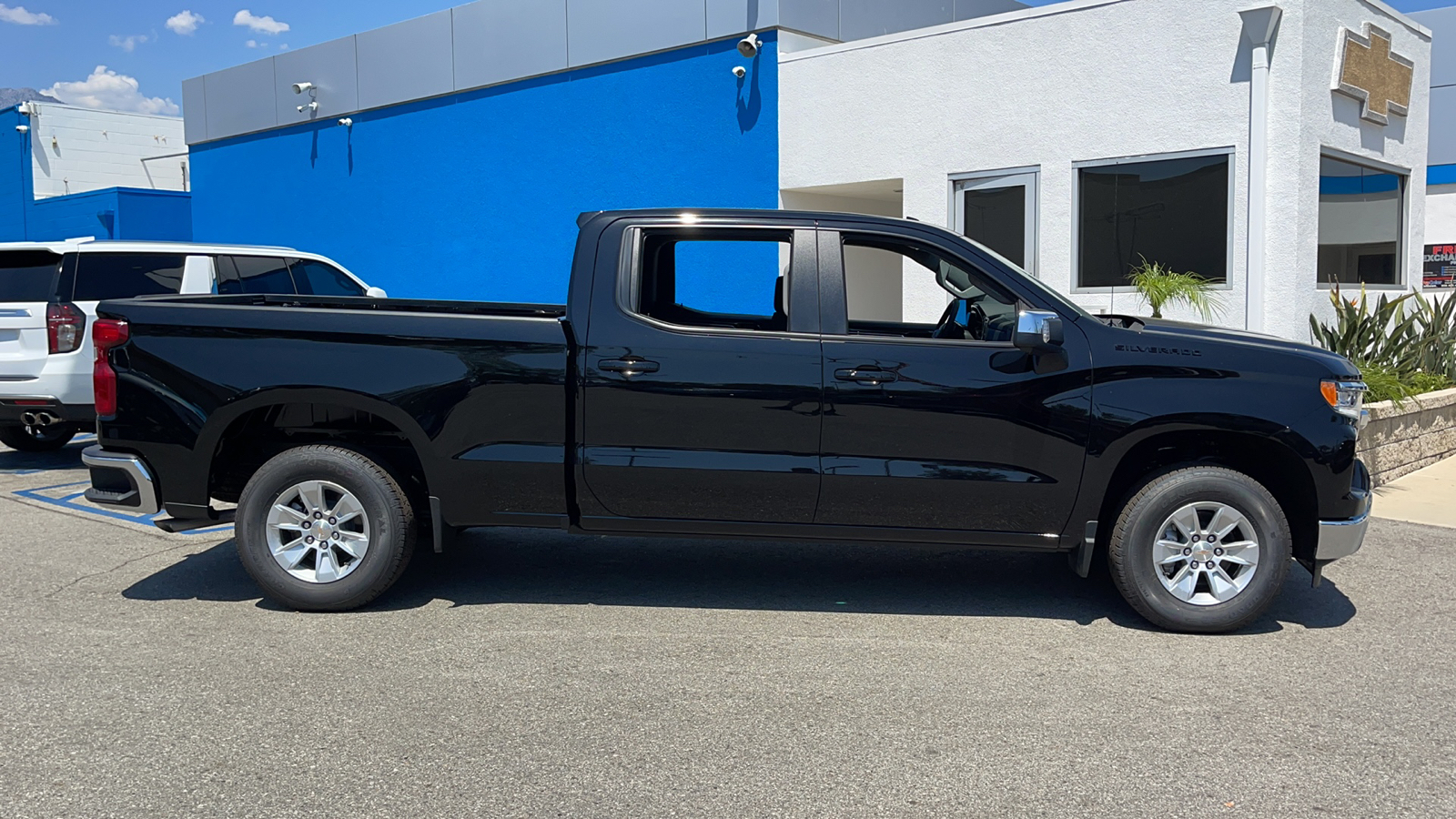 2024 Chevrolet Silverado 1500 LT 2