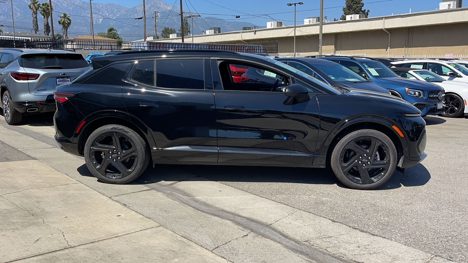 2024 Chevrolet Equinox EV RS 2