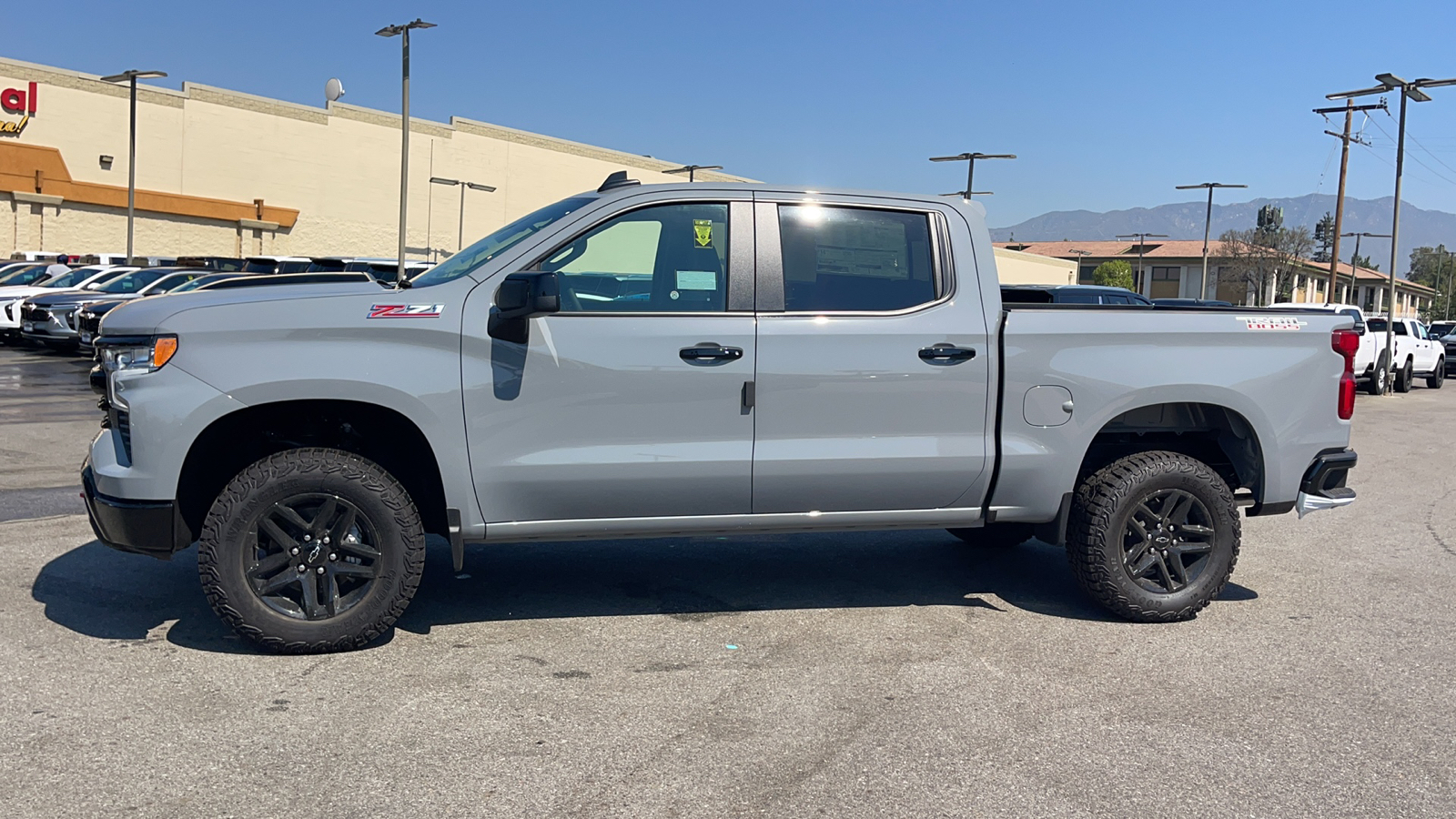 2024 Chevrolet Silverado 1500 LT Trail Boss 6