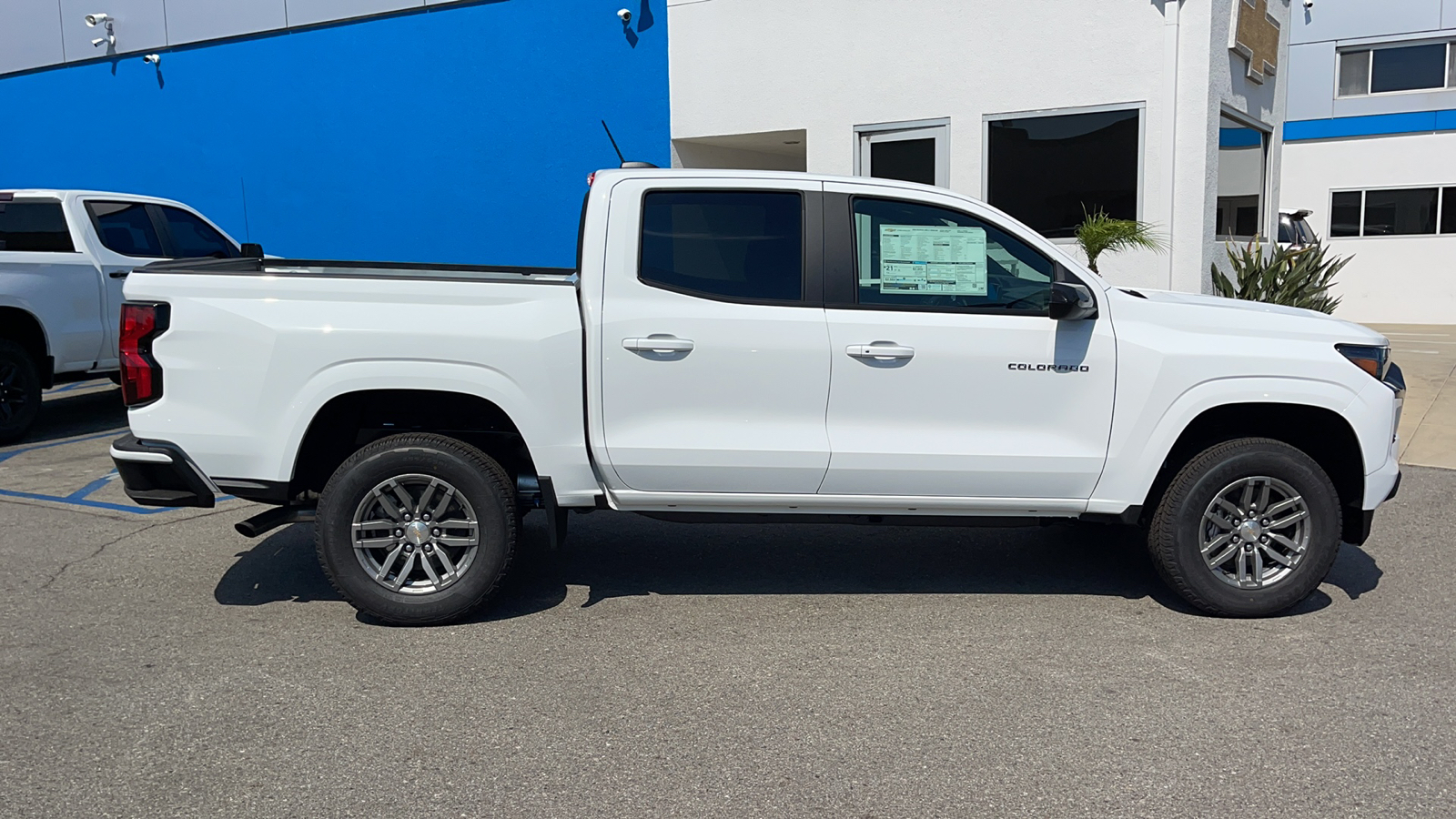 2024 Chevrolet Colorado 2WD LT 2