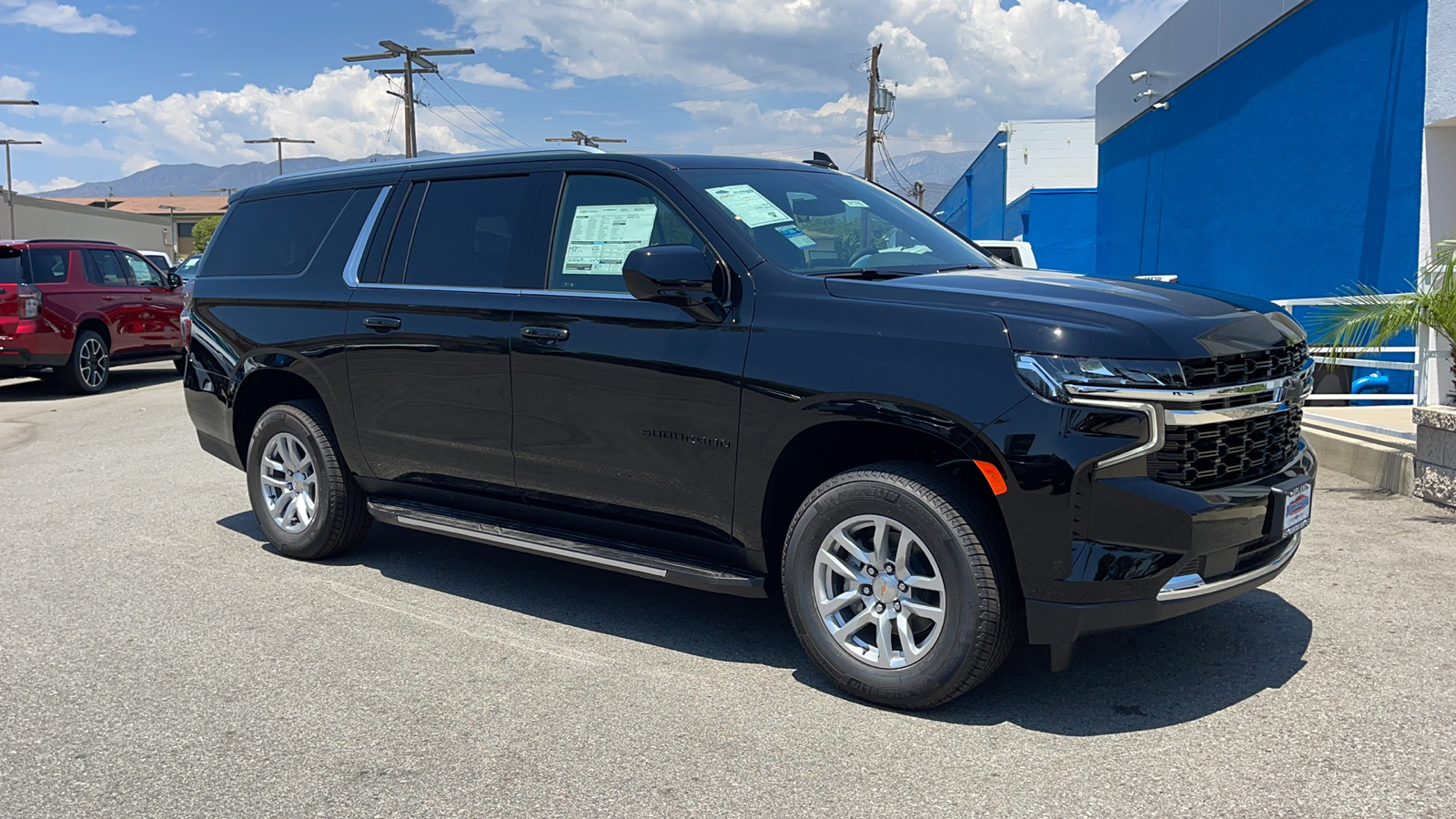 2024 Chevrolet Suburban LS 1