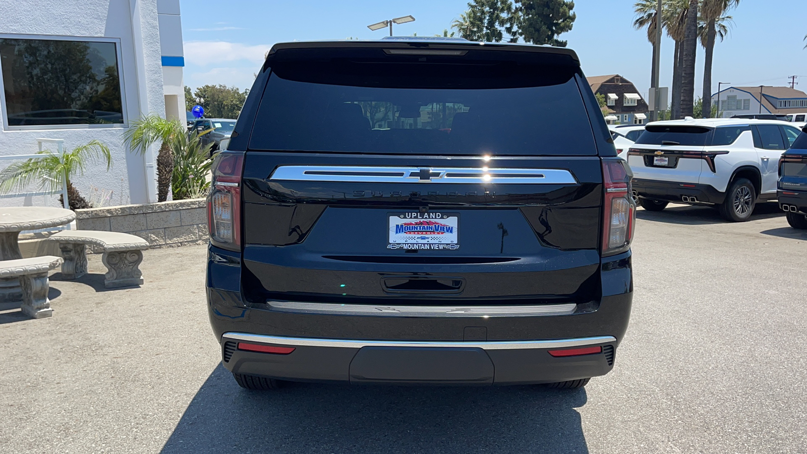 2024 Chevrolet Suburban LS 4