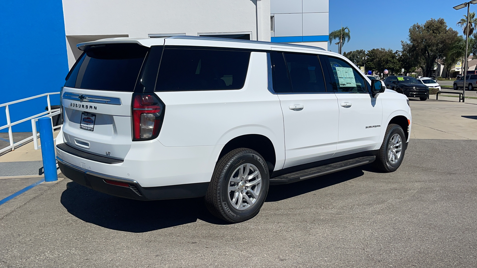 2024 Chevrolet Suburban LT 3