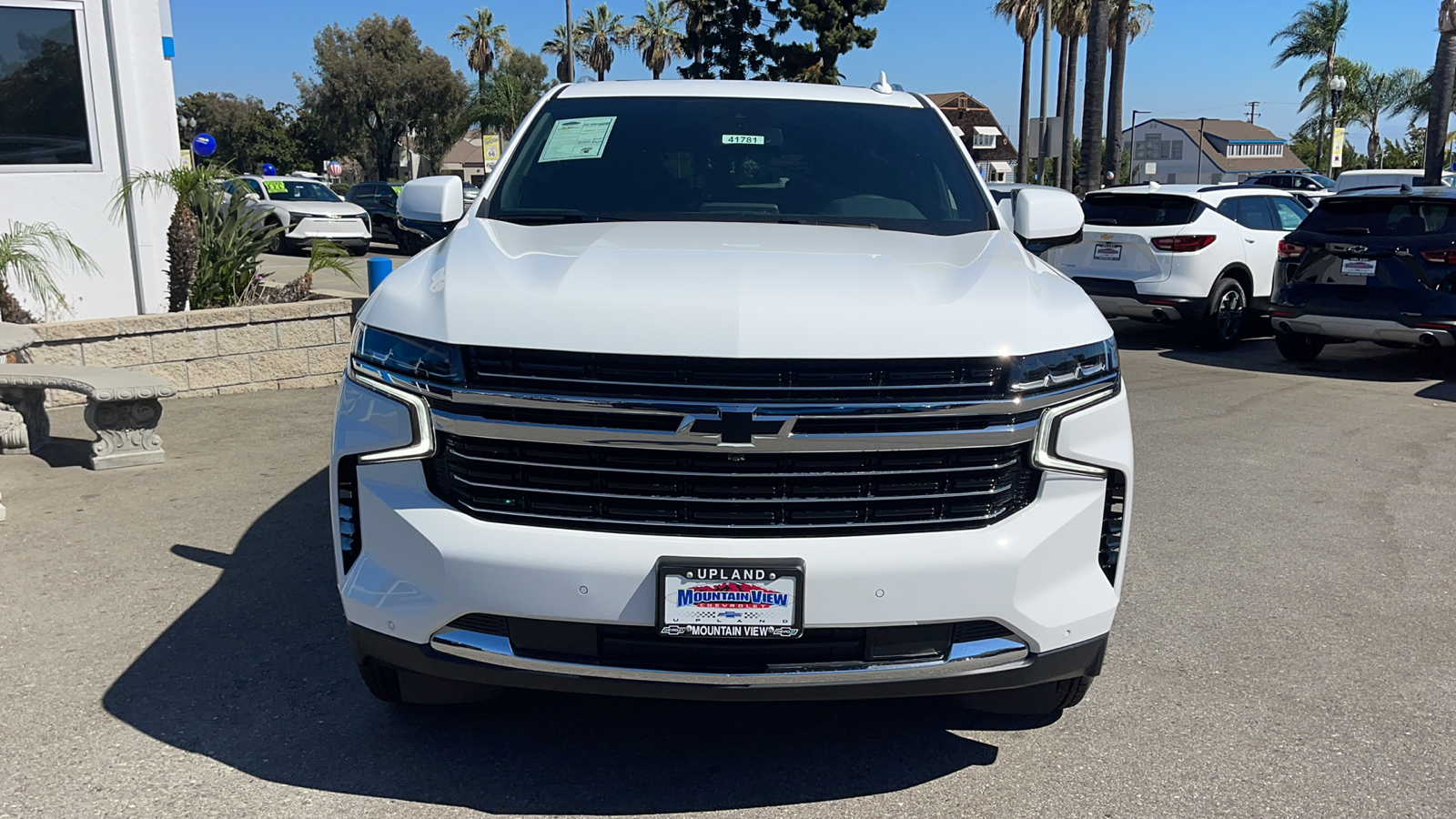 2024 Chevrolet Suburban LT 8