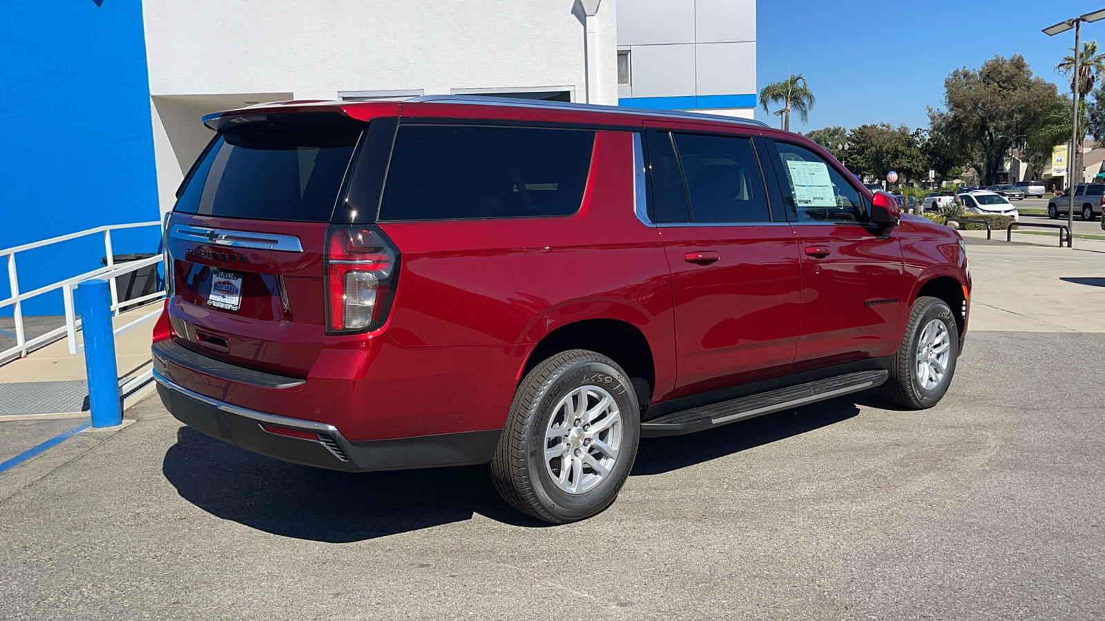 2024 Chevrolet Suburban LS 3