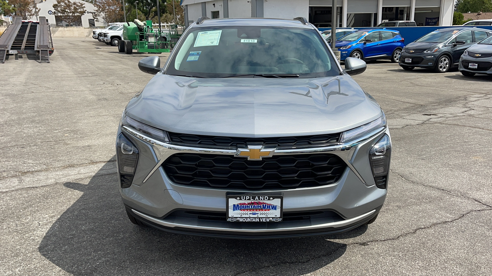 2025 Chevrolet Trax LT 8