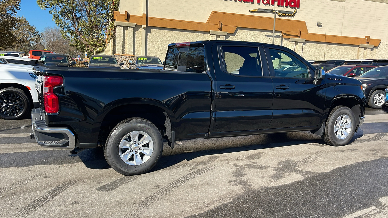 2024 Chevrolet Silverado 1500 LT 3