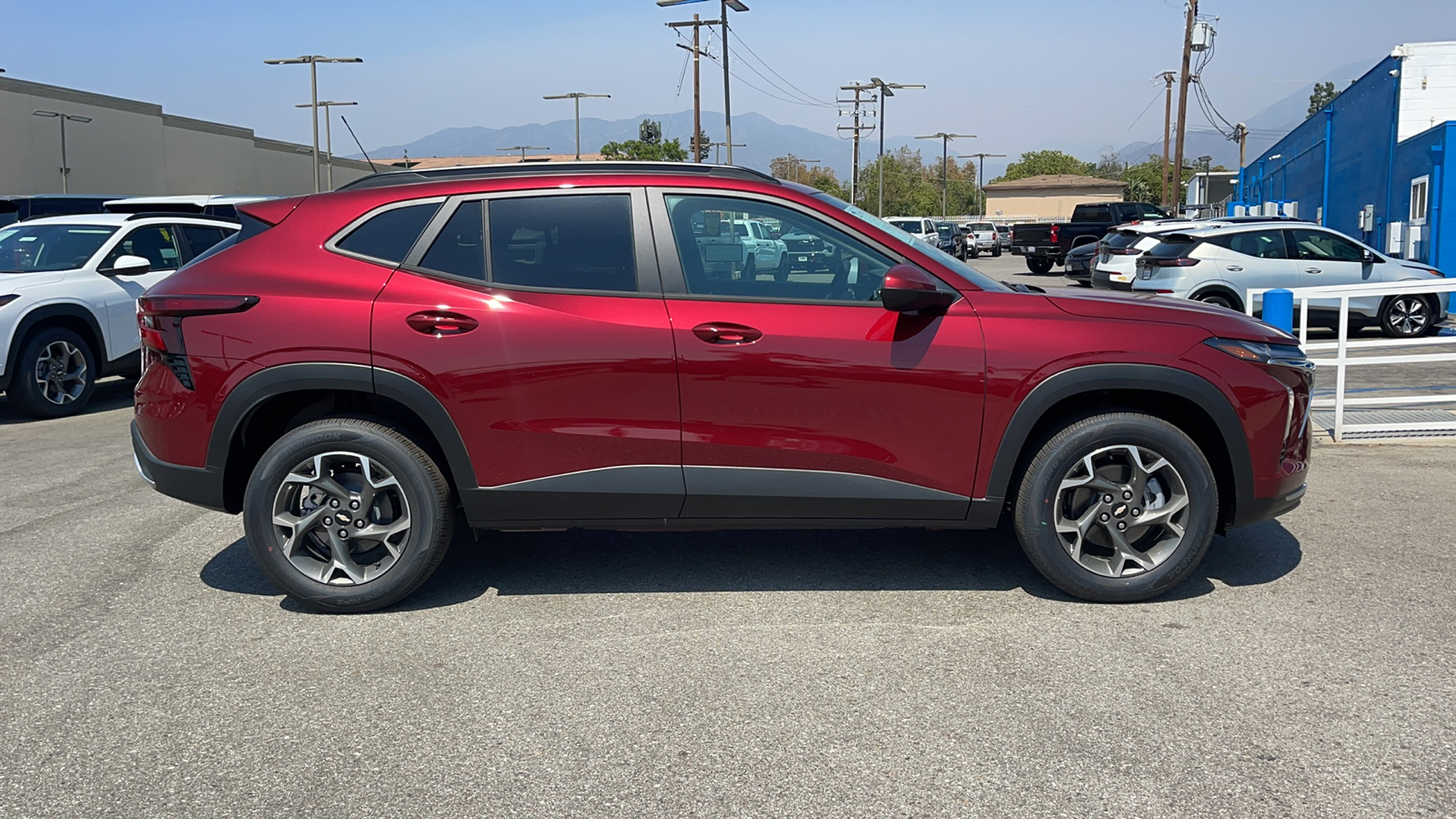 2025 Chevrolet Trax LT 2