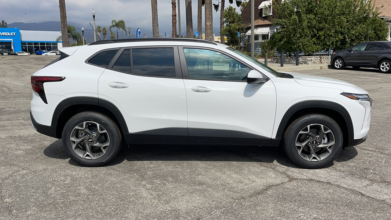 2025 Chevrolet Trax LT 2