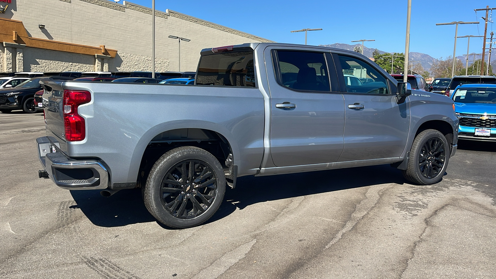 2024 Chevrolet Silverado 1500 LT 3