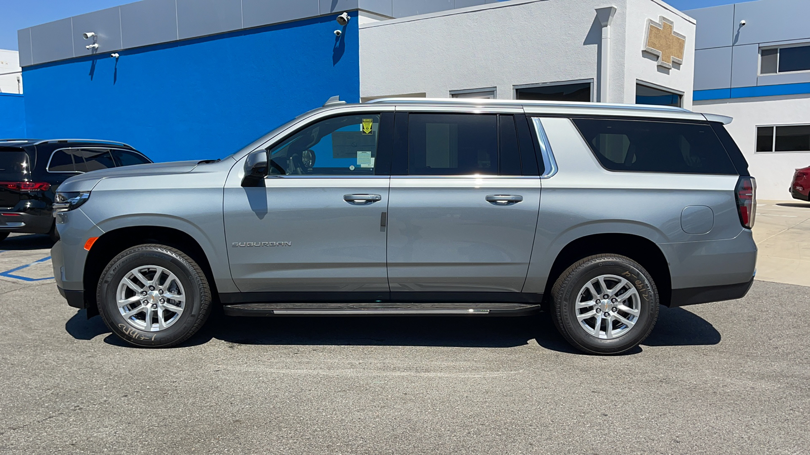 2024 Chevrolet Suburban LT 6