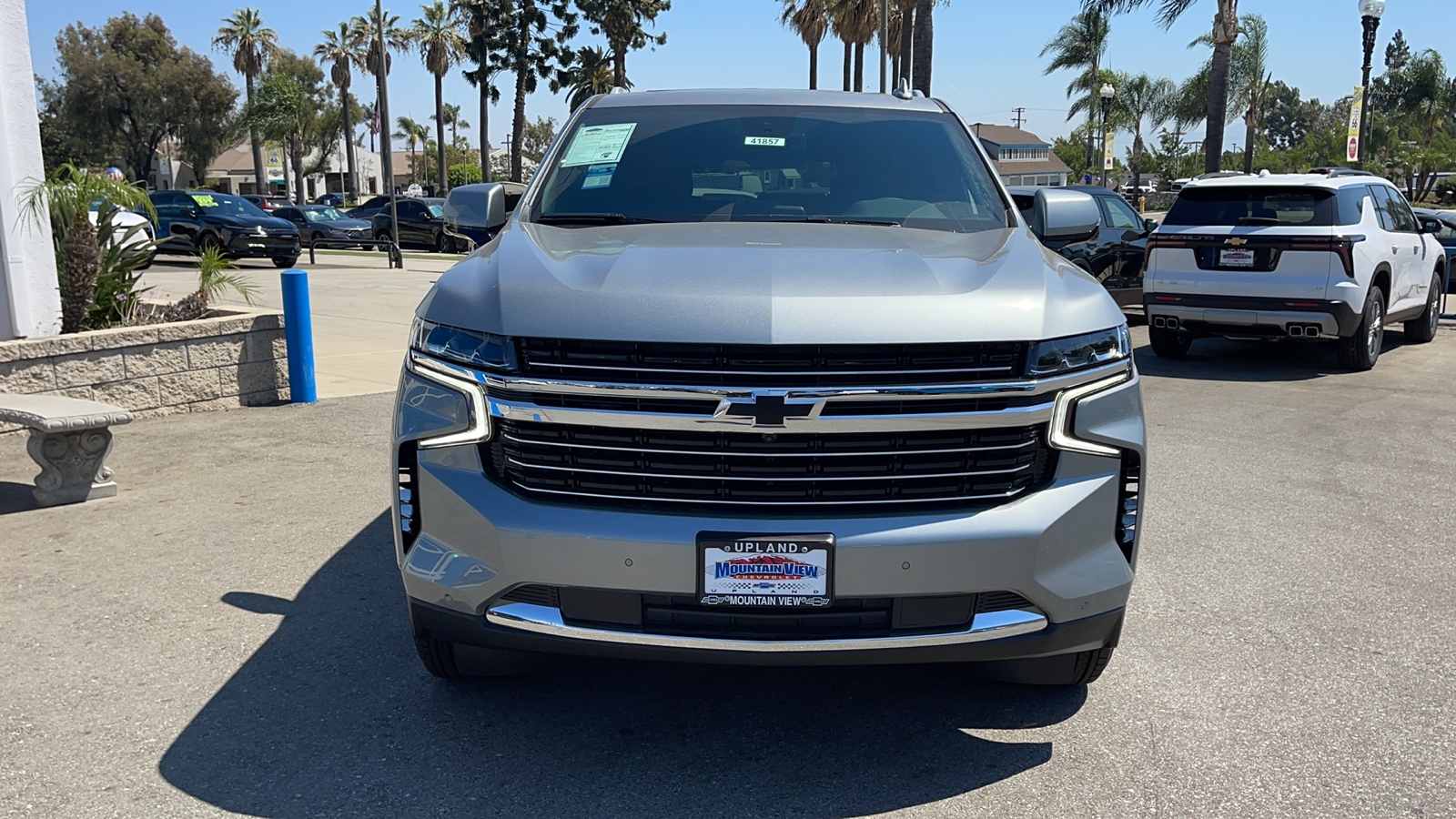 2024 Chevrolet Suburban LT 8