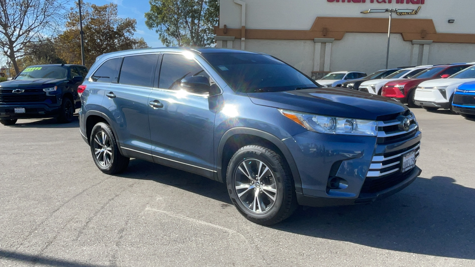 2019 Toyota Highlander LE 1