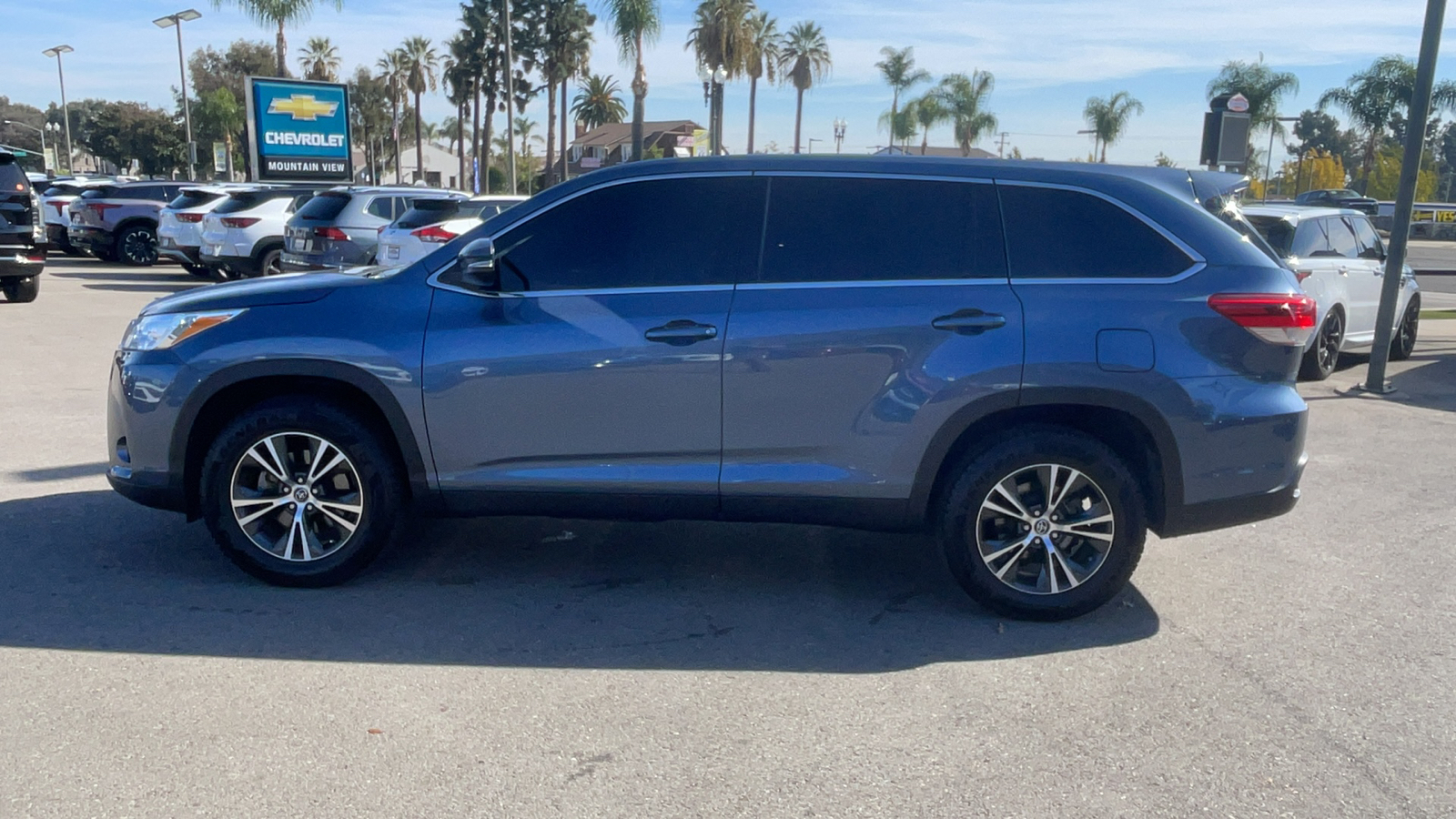 2019 Toyota Highlander LE 6