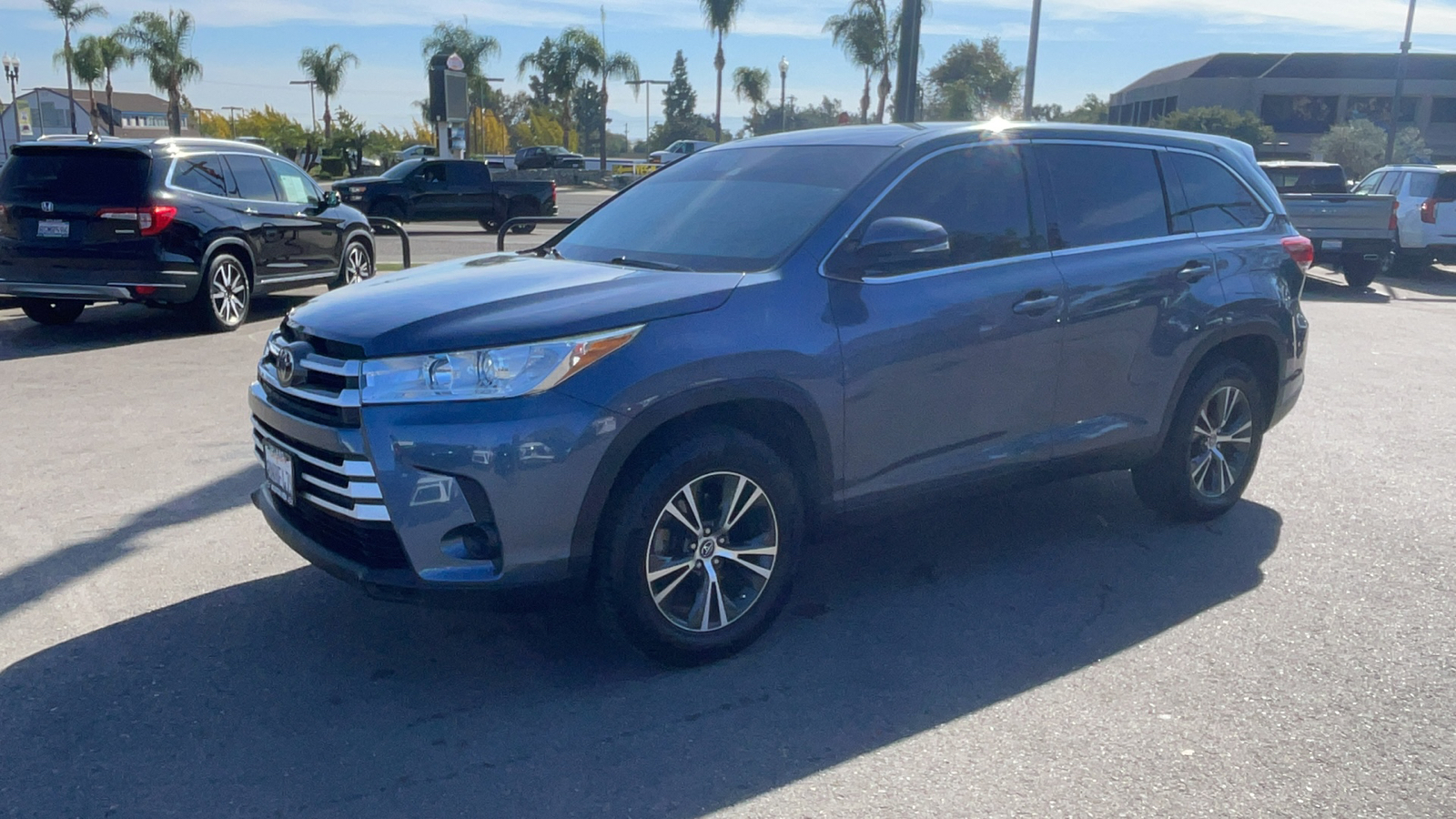 2019 Toyota Highlander LE 7