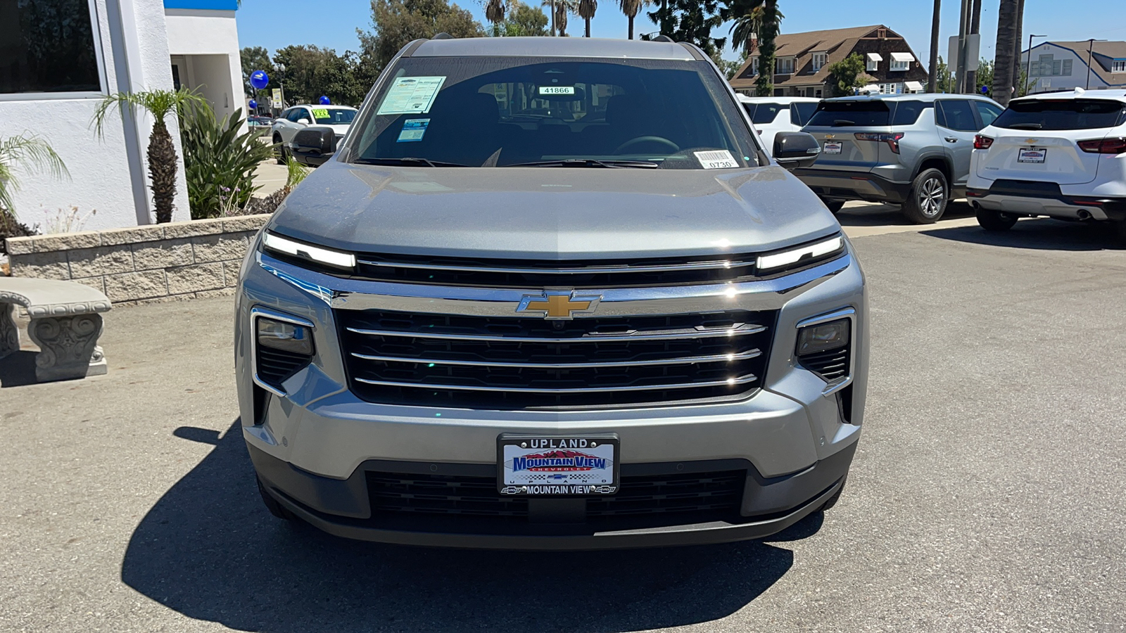 2024 Chevrolet Traverse FWD LT 8